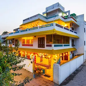 Gostops Lite Varanasi